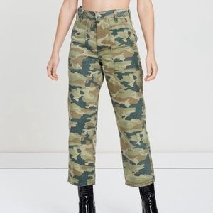 FREE PEOPLE. Camouflage Jean. Size 29